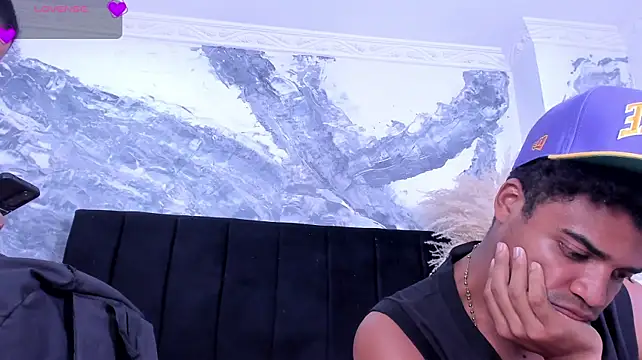 TaylorAndThalia's Live XXX Chat