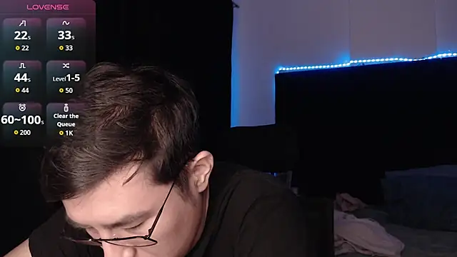 Czat XXX na żywo – andrewmhilton_