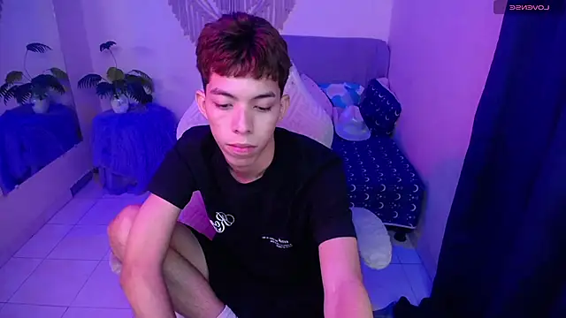 צ'אט XXX בשידור חי של nico_nikc