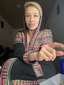 MARILYNKOVANOVA Chat XXX in diretta