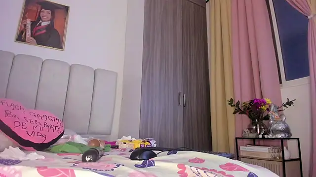 Thaliakim 现场XXX聊天