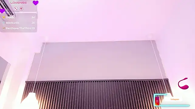 Lia-Monroe XXX чат на живо