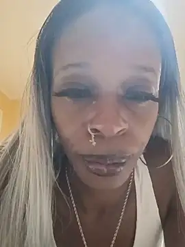 Chat +18 de Jasmine_FullsShine ao vivo