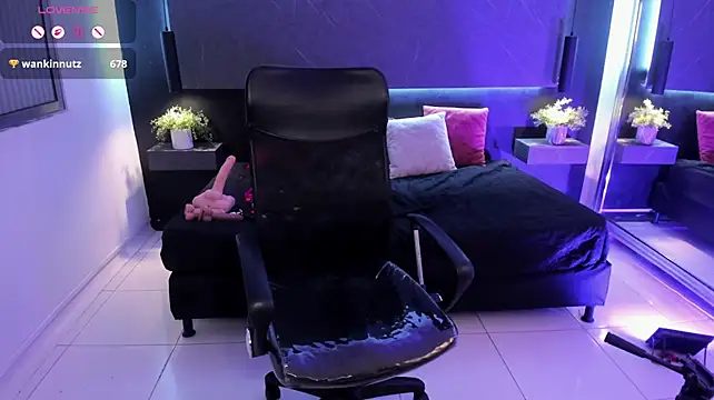 IvannaRosse_ Chat XXX in diretta