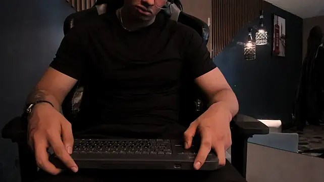Živý XXX chat Axxel_Muscle