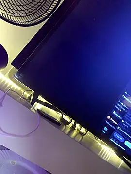 Chatroom XXX en direct de ValentinaHot781
