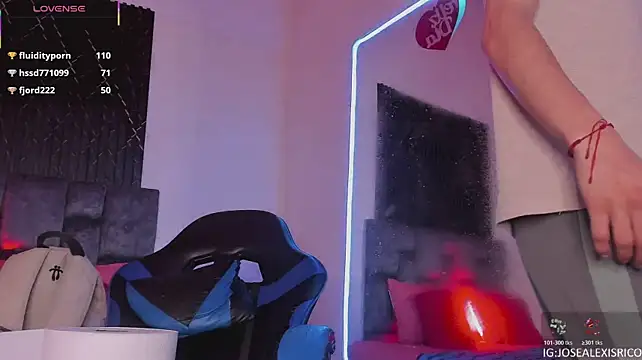 Alexxus_SmithのライブXXXチャット