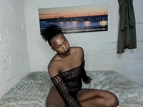 TallHornyTrans live XXX chat
