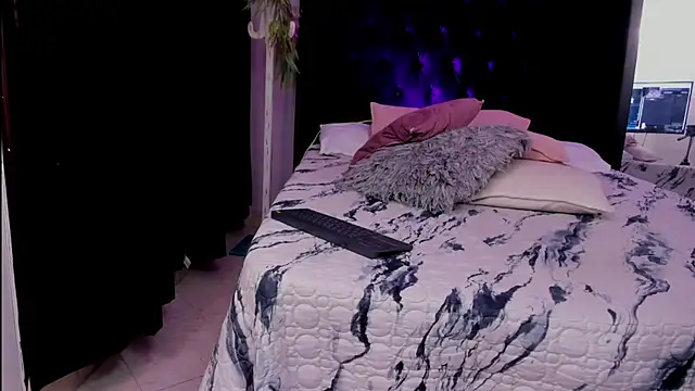 Brycxxx webcam show