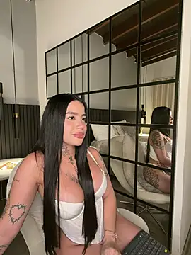 Chatroom XXX en direct de MichellBunny