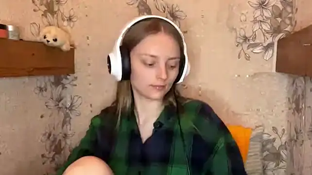 EmyMiu লাইভ XXX চ্যাট