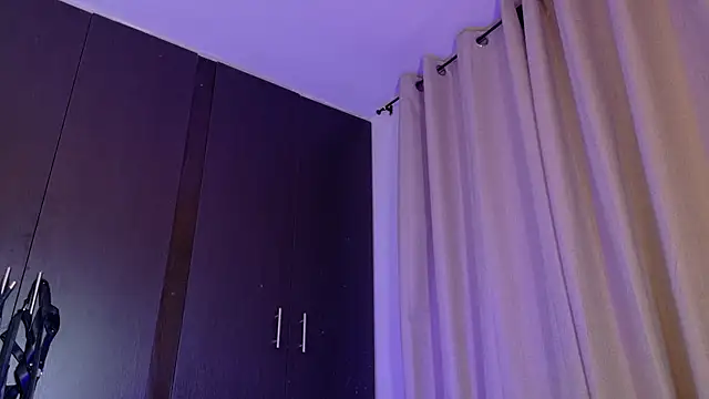 AlejandraDunn1's Live XXX Chat