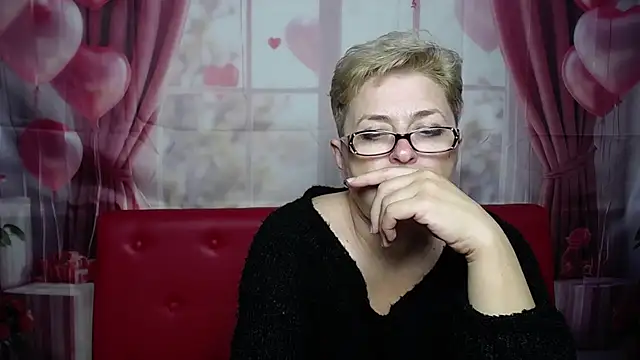 EmiliaGree XXX чат на живо