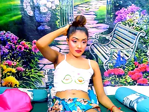 IndianPretty14u2Luv 现场XXX聊天