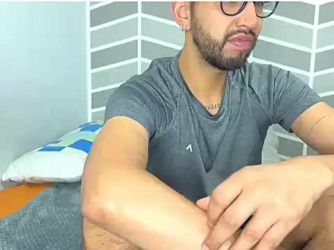 عرض كام thomass1018