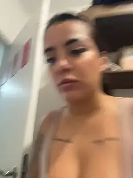 Srta_Jhenny Adlı Modelin Canlı XXX Sohbeti
