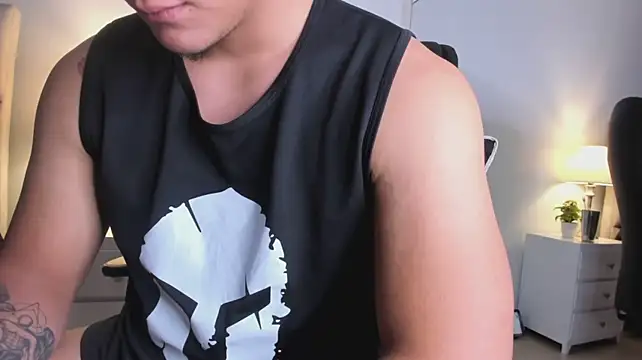 צ'אט XXX בשידור חי של Chriss_Diamond
