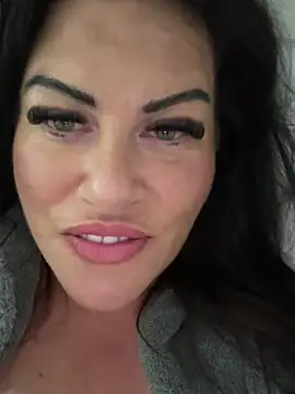 HomeWreckingQueenBn Live XXX chat