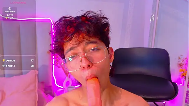 Twink_Sebas7 即時 XXX 聊天