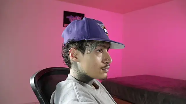trieone Live XXX-chat