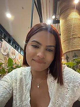 Chat +18 de Irina_Velvett ao vivo