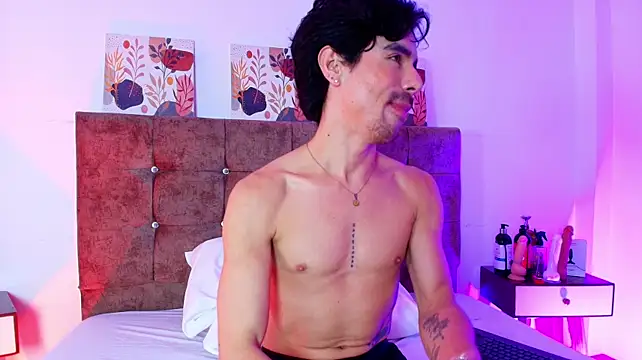 Онлайн чат XXX Ethan_Briggs_