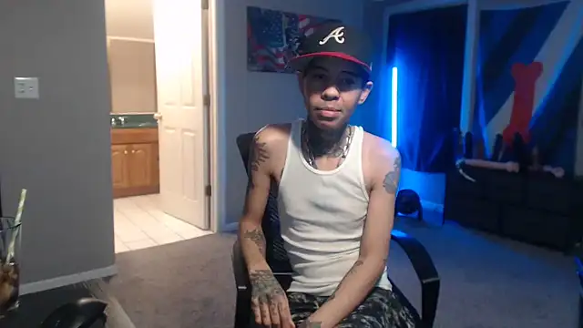 Michigan9000 Chat XXX in diretta