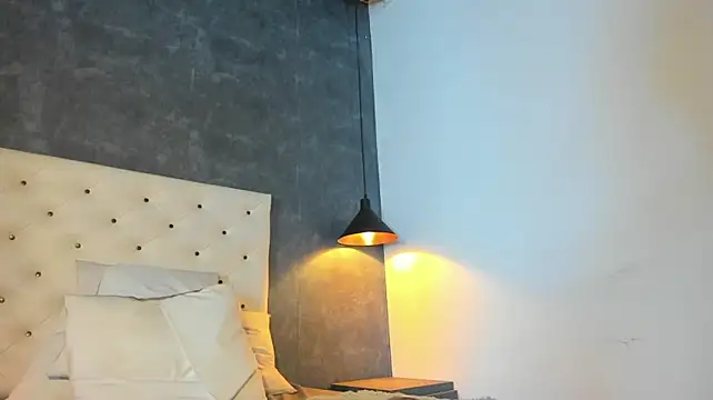 Laura-Millers Live XXX-Chat