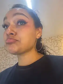 Živý XXX chat EMILYY_FOXY