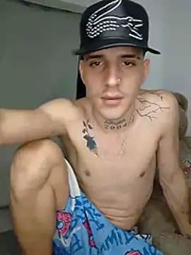 MaxHornyLatin Chat XXX in diretta