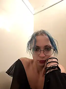 צ'אט XXX בשידור חי של LunikaCorpse666