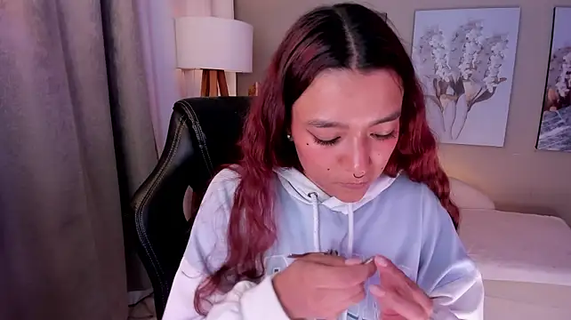 charlotte_bluee লাইভ XXX চ্যাট