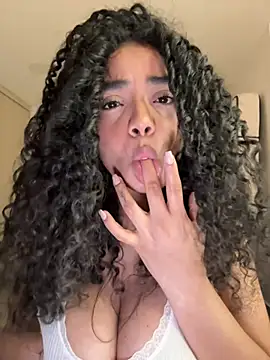 Curlyierr's Live XXX Chat