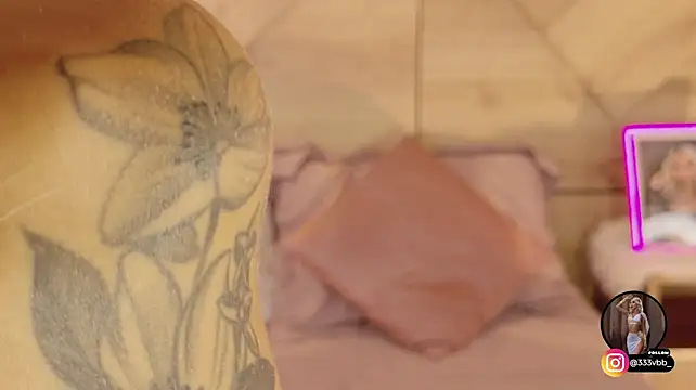 XXX chat uživo modela ChannelCrawford