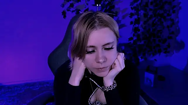Chatroom XXX en direct de Kumiho_7777