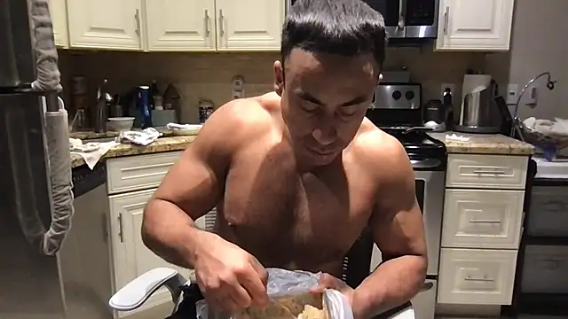 Онлайн чат XXX BigGuyMuscle