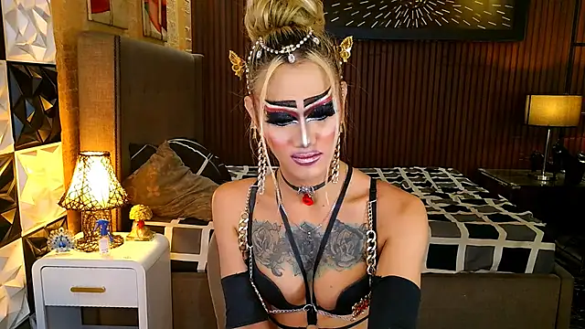 HorseCockDivine's Live XXX Chat
