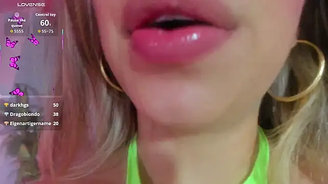 crisbell_lopez's Live XXX Chat