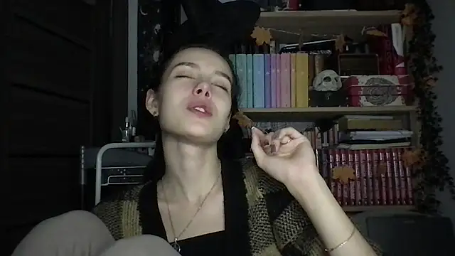 Yuna5343 Chat XXX in diretta