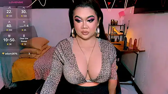 asiankatyhuge Adlı Modelin Web Kamerası Şovu