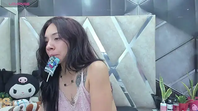 Agatta_Adams live XXX chat