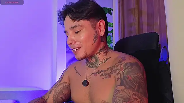 CamiloHedzのライブXXXチャット