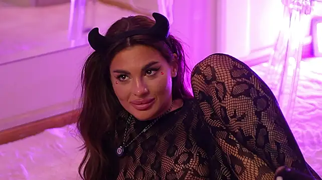 SiennaChantall Chat XXX live