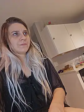 ScarletsWeb's Live XXX Chat
