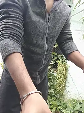 8inch_hunk19: διαδικτυακό σόου στην κάμερα