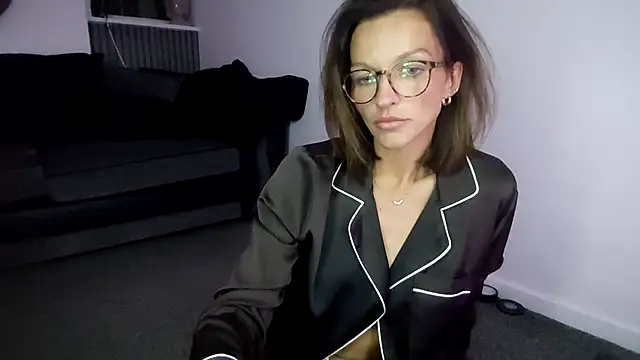 GreenEyedBeth Live XXX-chat