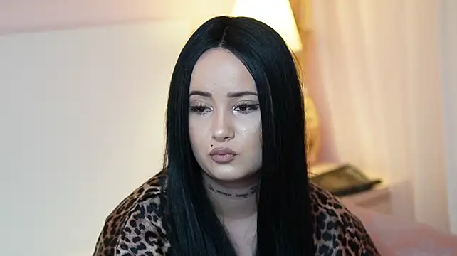 AdelineMoon Chat XXX in diretta
