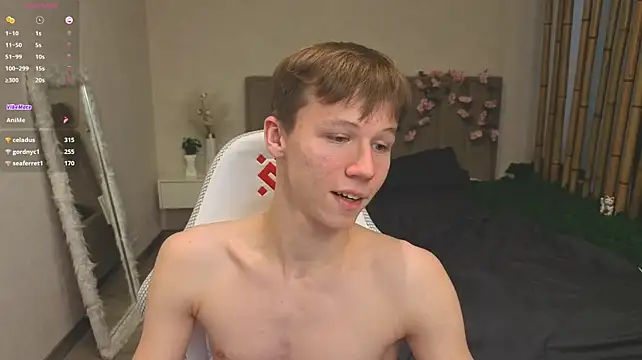 cuMte_boy Chat XXX in diretta