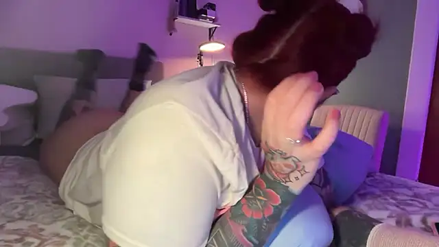 naya_pumpkin's Live XXX Chat