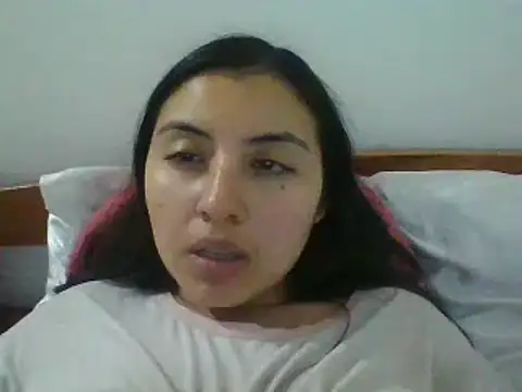 _Romilly_ Adlı Modelin Canlı XXX Sohbeti